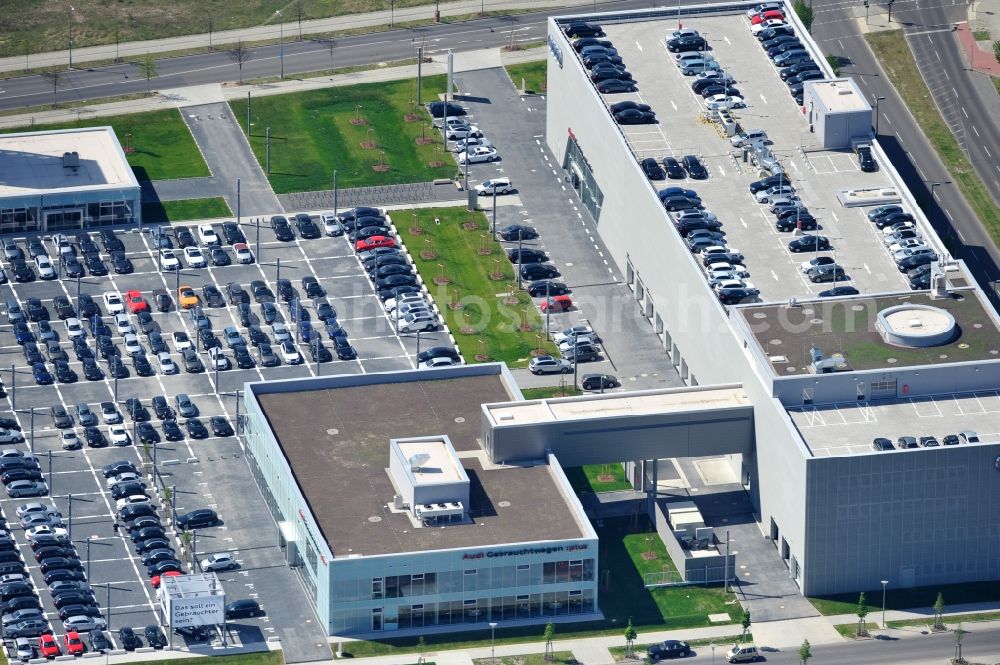 Aerial photograph Berlin - Feriger Neubau des Audi Zentrums in Berlin - Adlershof. Die Audi Retail GmbH investiert über 30 Mio Euro um den Standort zu einem der größten Audi- Zentren in Deutschland auszubauen. Die Baufirma ZÜBLIN errichtete das Flaggschiff der 18 deutschen Audi Terminals. New building of the Audi Terminal in Berlin - Adlershof.