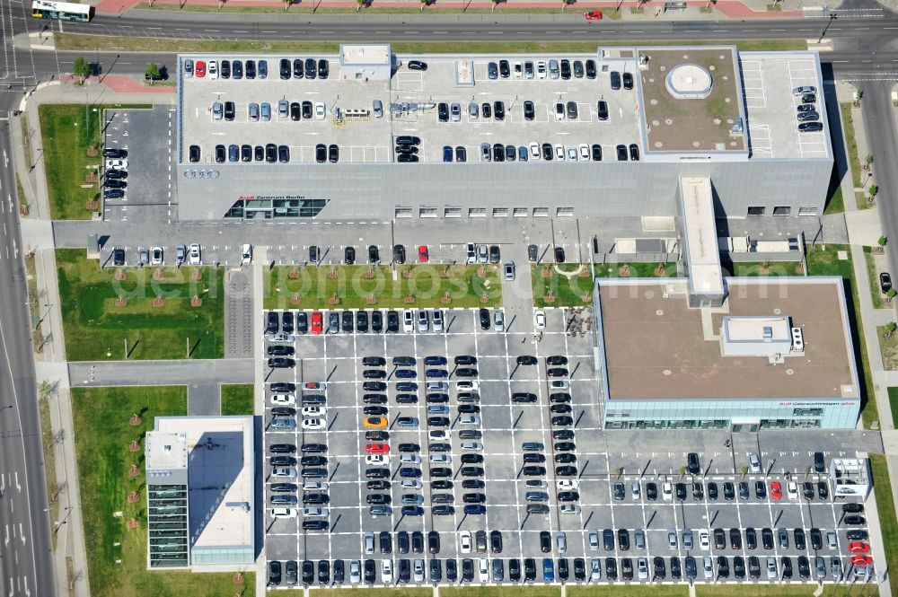 Berlin from above - Feriger Neubau des Audi Zentrums in Berlin - Adlershof. Die Audi Retail GmbH investiert über 30 Mio Euro um den Standort zu einem der größten Audi- Zentren in Deutschland auszubauen. Die Baufirma ZÜBLIN errichtete das Flaggschiff der 18 deutschen Audi Terminals. New building of the Audi Terminal in Berlin - Adlershof.