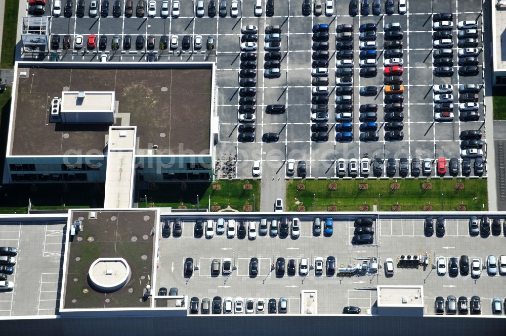 Berlin from above - Feriger Neubau des Audi Zentrums in Berlin - Adlershof. Die Audi Retail GmbH investiert über 30 Mio Euro um den Standort zu einem der größten Audi- Zentren in Deutschland auszubauen. Die Baufirma ZÜBLIN errichtete das Flaggschiff der 18 deutschen Audi Terminals. New building of the Audi Terminal in Berlin - Adlershof.