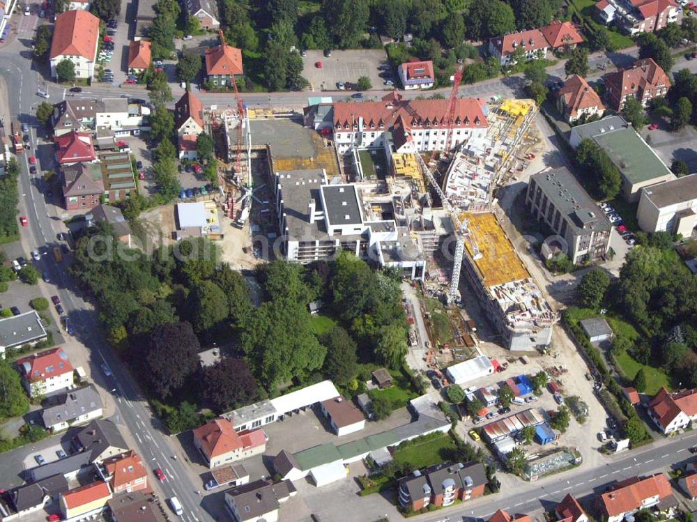 Aerial photograph Melle (Niedersachsen) - Erweiterungsbaustelle am Christlichen Klinikum Melle GmbH mit 248 Planbetten.Im Klinikum arbeiten rund 500 Mitarbeiter, die ca. 8.000 Patienten jährlich stationär und 14.000 Patienten ambulant versorgen.Christliches Klinikum Melle GmbH; Riemsloher Straße 5 - 49324 Melle; Telefon: 05422/603-0; Telefax:05422/603-980; info@christliches-klinikum-melle.de