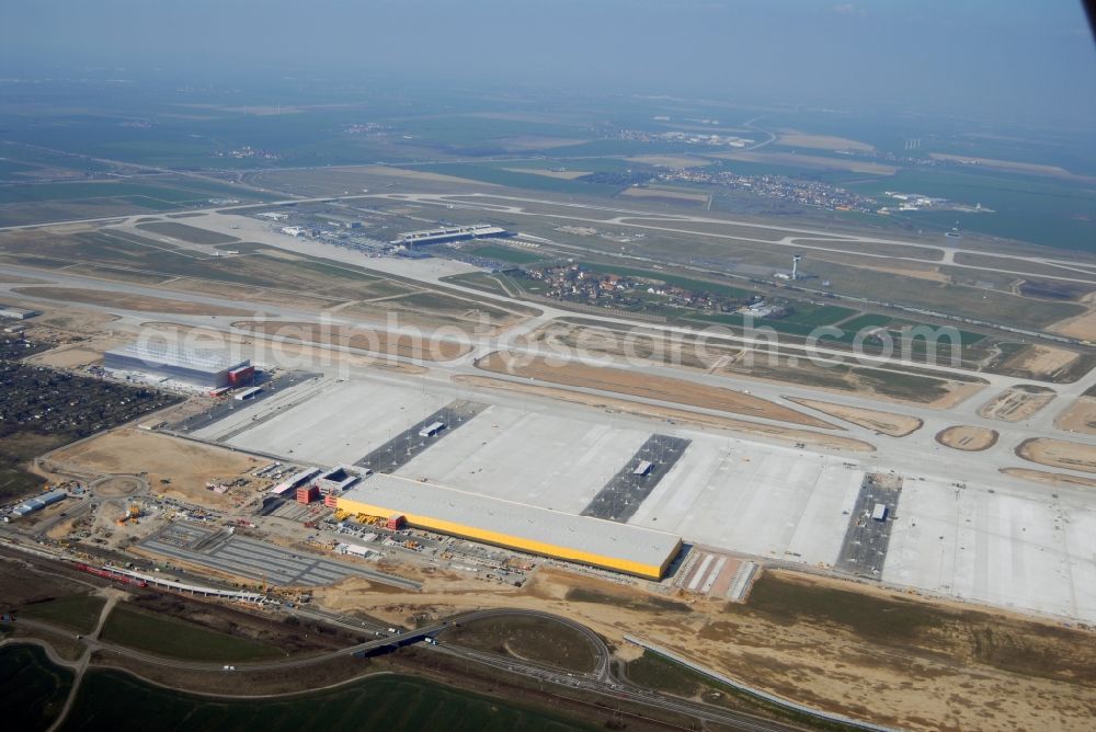 Aerial photograph Schkeuditz - Construction site Check-in buildings and cargo terminals on the grounds of the airport on DHL Hub in Schkeuditz in the state Saxony, Germany