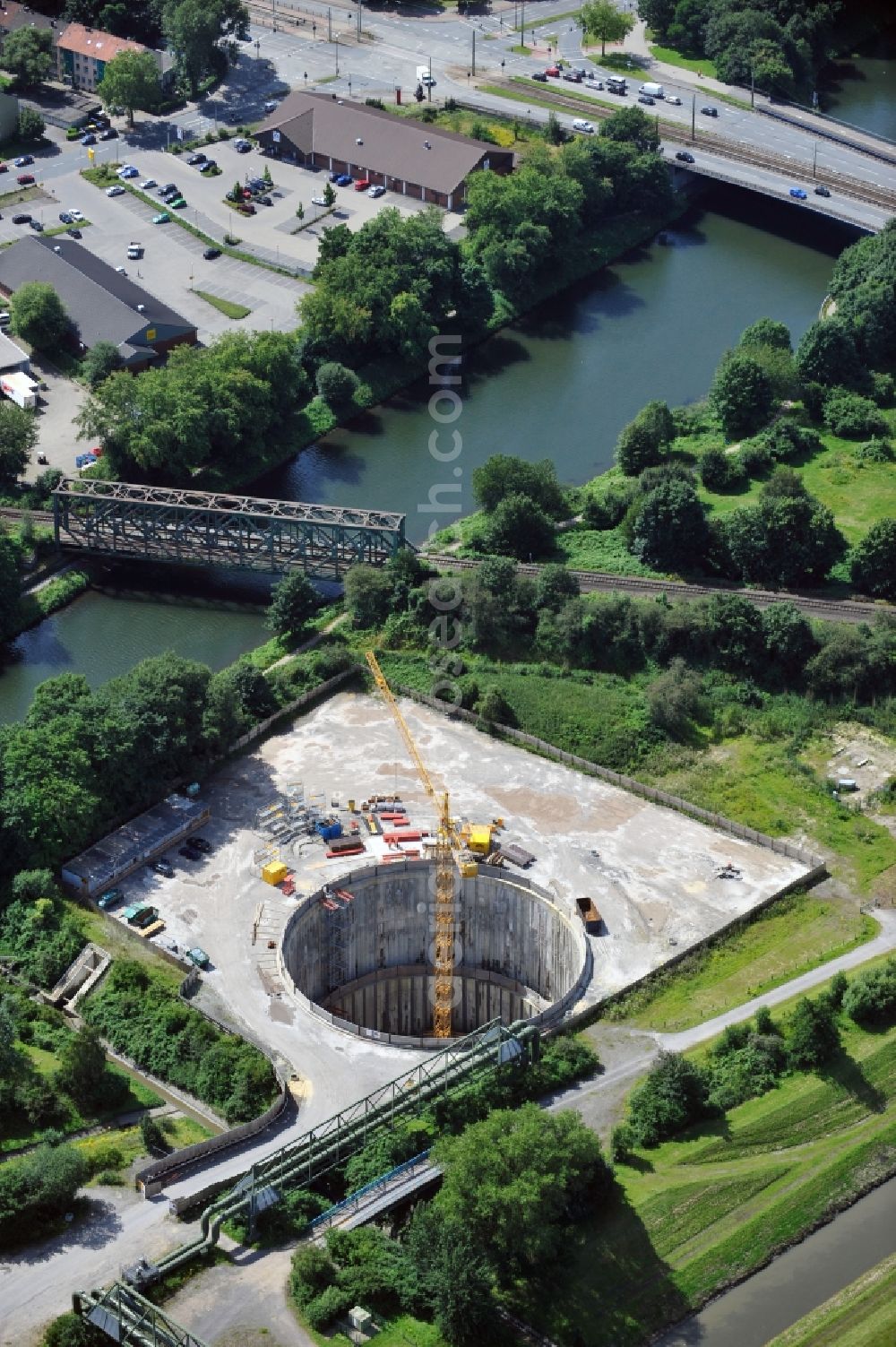 Gelsenkirchen from above - Construction site to build a new pumping station at the sewer at the Emscher in Gelsenkirchen in the state of North Rhine-Westphalia