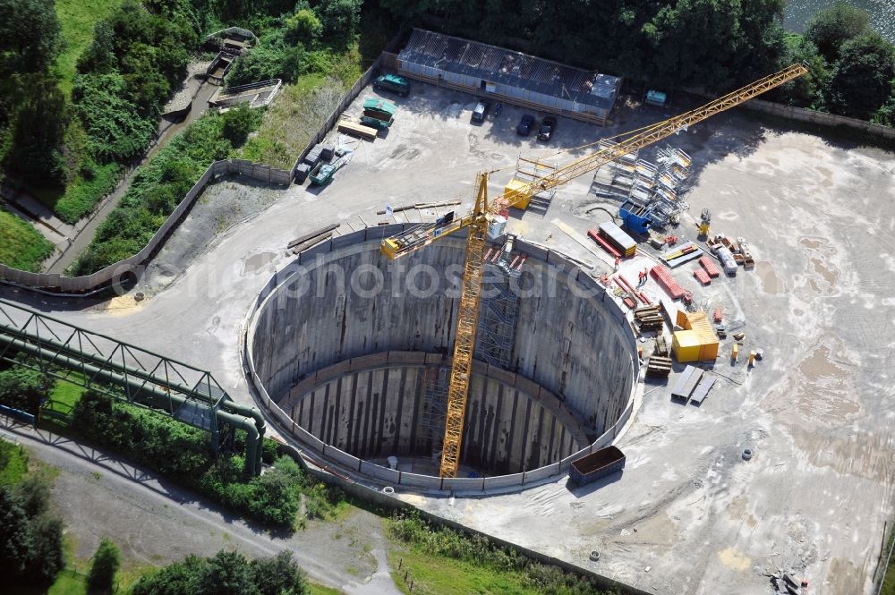 Aerial image Gelsenkirchen - Construction site to build a new pumping station at the sewer at the Emscher in Gelsenkirchen in the state of North Rhine-Westphalia