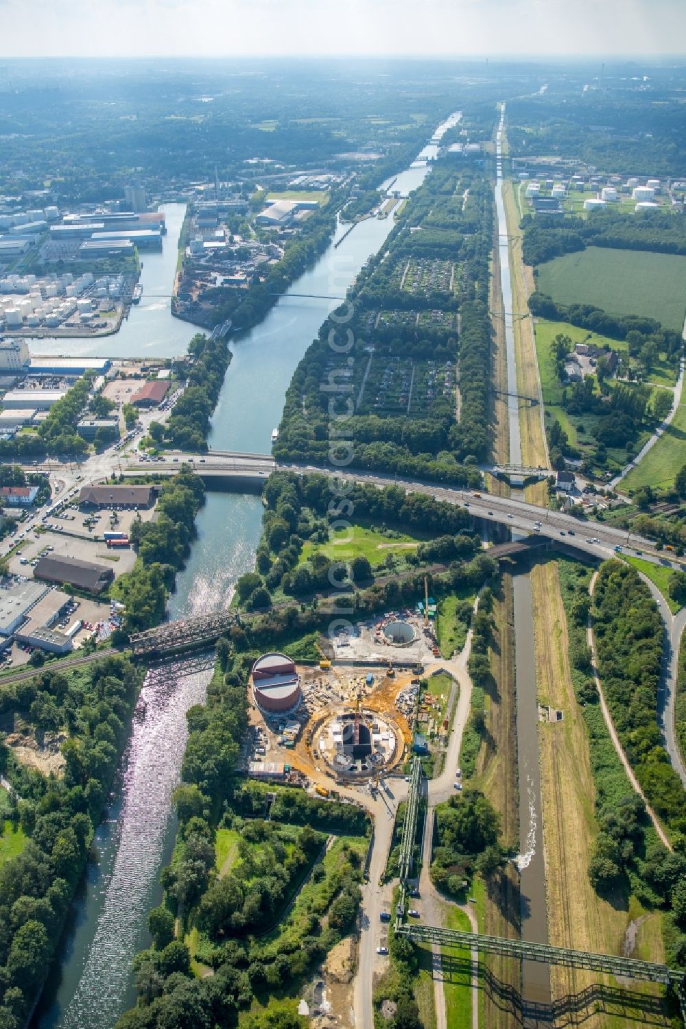 Aerial photograph Gelsenkirchen - Construction site to build a new pumping station at the sewer at the Emscher in Gelsenkirchen in the state of North Rhine-Westphalia