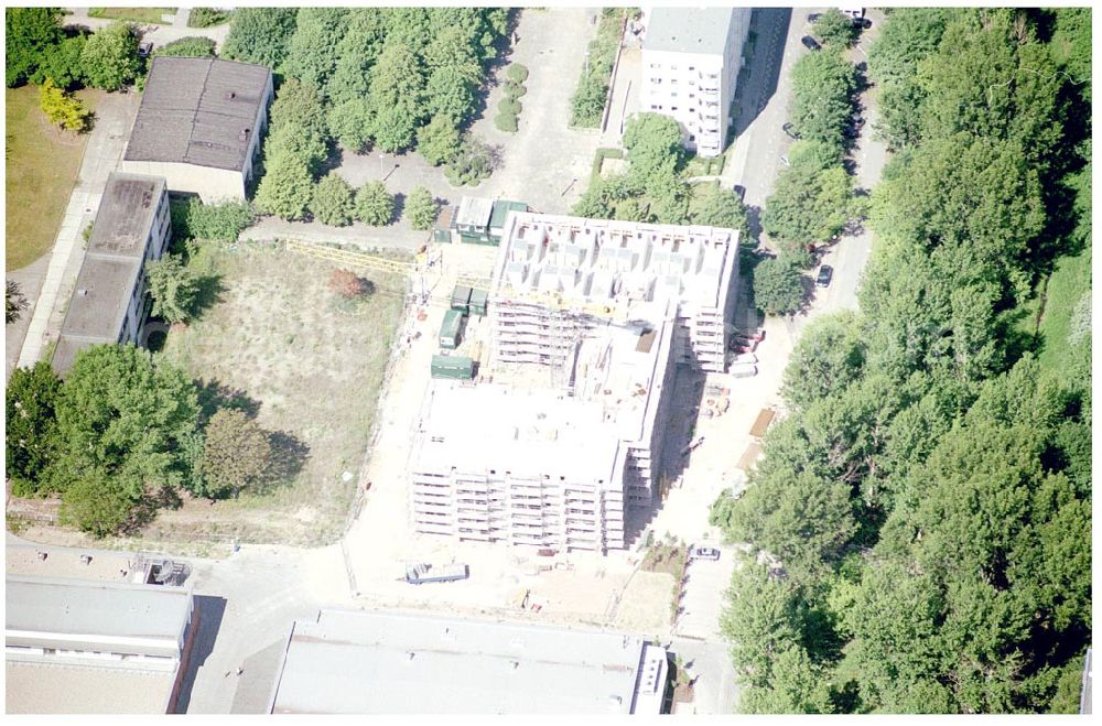 Berlin Lichtenberg from above - 30.05.2004 Berlin Lichtenberg Neubau eines Altenpflege- und Wohnheimes an der Volkradstrasse 30 in 10319 Berlin-Lichtenberg durch die Firma Schuppert Hoch- u. Tiefbau GmbH & Co. KG, Fritz Anderter Str. 99D, 30559 Hannover Telefon 0511 959710 , Telefax 0511 9597111 Email info.hannover@schuppertbau.de