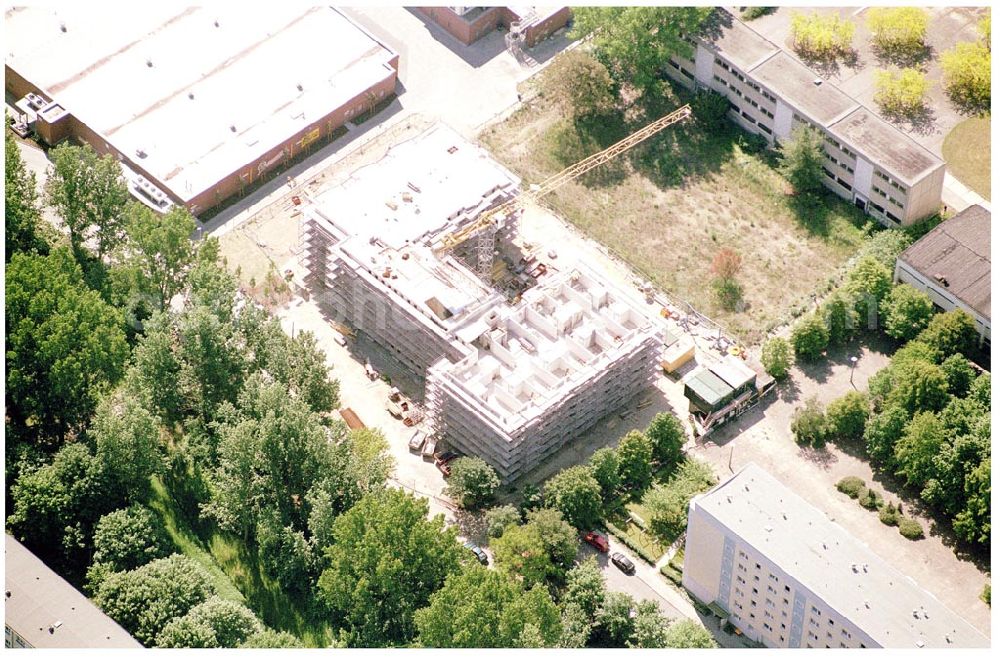 Berlin Lichtenberg from above - 30.05.2004 Berlin Lichtenberg Neubau eines Altenpflege- und Wohnheimes an der Volkradstrasse 30 in 10319 Berlin-Lichtenberg durch die Firma Schuppert Hoch- u. Tiefbau GmbH & Co. KG, Fritz Anderter Str. 99D, 30559 Hannover Telefon 0511 959710 , Telefax 0511 9597111 Email info.hannover@schuppertbau.de