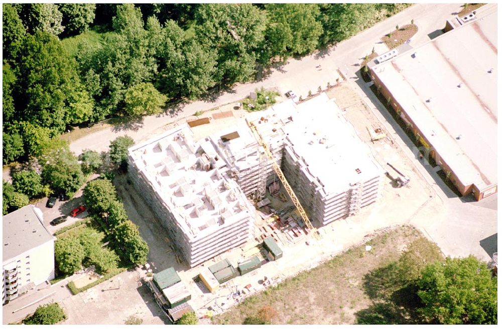 Aerial image Berlin Lichtenberg - 30.05.2004 Berlin Lichtenberg Neubau eines Altenpflege- und Wohnheimes an der Volkradstrasse 30 in 10319 Berlin-Lichtenberg durch die Firma Schuppert Hoch- u. Tiefbau GmbH & Co. KG, Fritz Anderter Str. 99D, 30559 Hannover Telefon 0511 959710 , Telefax 0511 9597111 Email info.hannover@schuppertbau.de