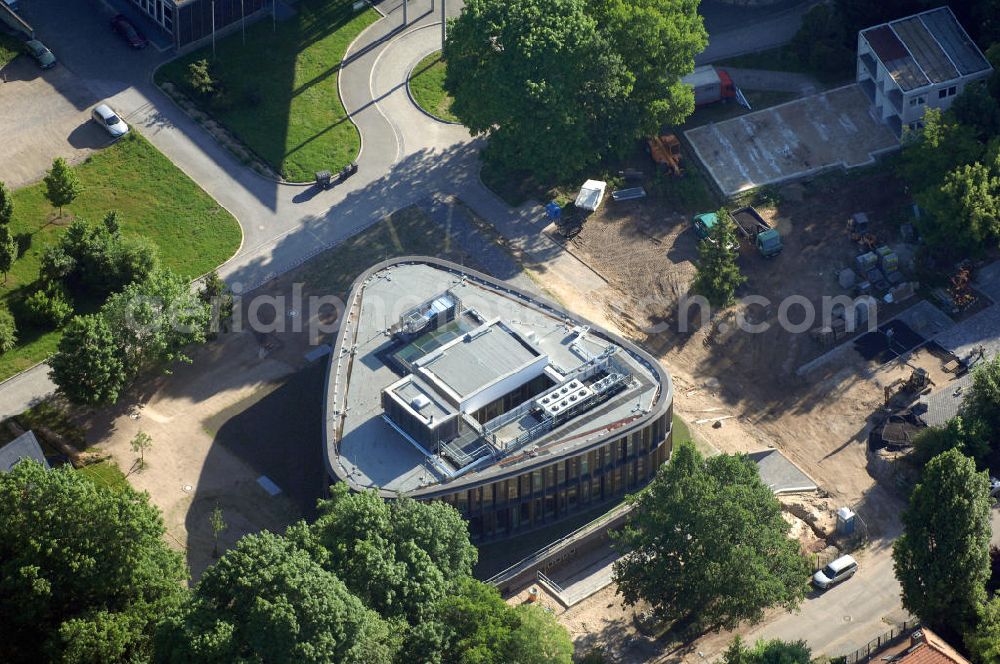 Potsdam from the bird's eye view: Blick auf die fertige Erweiterungsbaustelle des Astrophysikalisches Institut Potsdam, An der Sternwarte 16 in 14482 Potsdam.