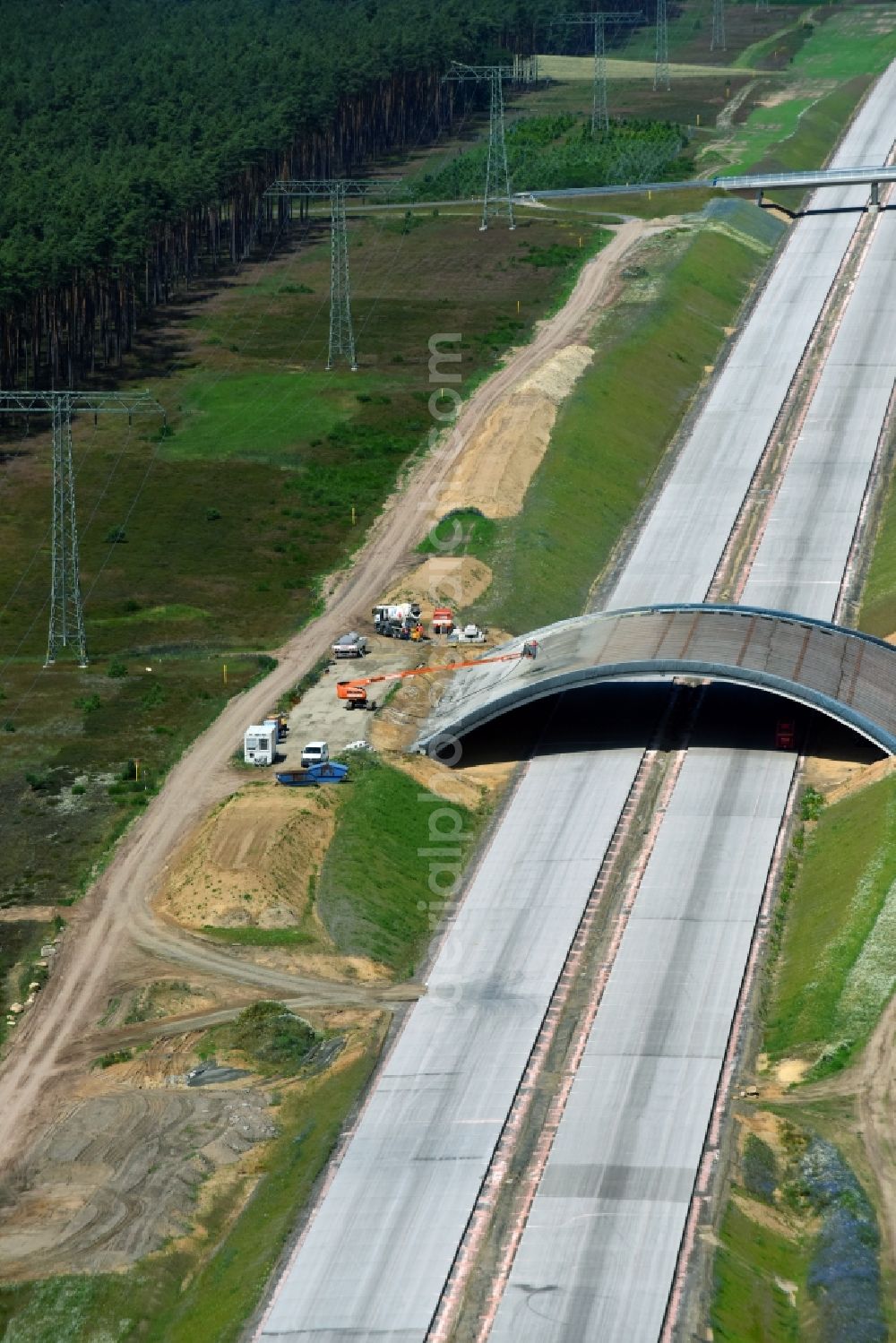 Aerial image Kremmin - Construction site of highway bridge structure applied as a wildlife crossing bridge Wild - Wild swap the BAB A 14 in Auftrag of DEGES GmbH in Kremmin in the state Mecklenburg - Western Pomerania, Germany