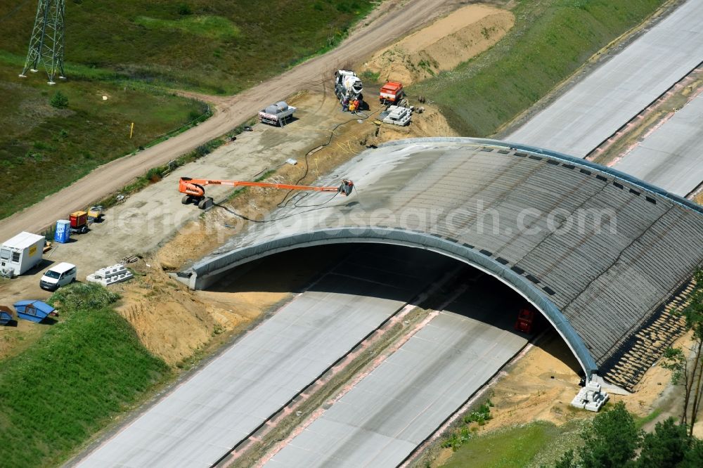 Aerial photograph Kremmin - Construction site of highway bridge structure applied as a wildlife crossing bridge Wild - Wild swap the BAB A 14 in Auftrag of DEGES GmbH in Kremmin in the state Mecklenburg - Western Pomerania, Germany