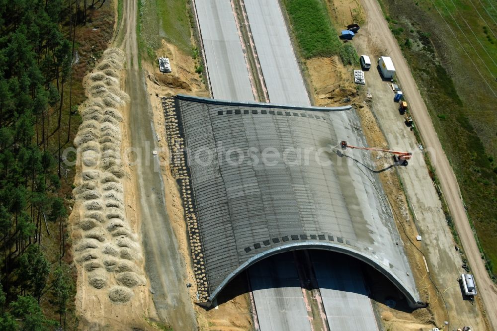 Aerial photograph Kremmin - Construction site of highway bridge structure applied as a wildlife crossing bridge Wild - Wild swap the BAB A 14 in Auftrag of DEGES GmbH in Kremmin in the state Mecklenburg - Western Pomerania, Germany