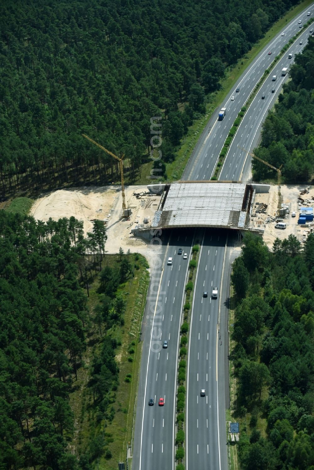 Aerial image Beelitz - Construction site of highway bridge structure applied as a wildlife crossing bridge Wild - Wild swap the BAB A 9 through the ARIKON BAU AG in Beelitz in the state Brandenburg, Germany