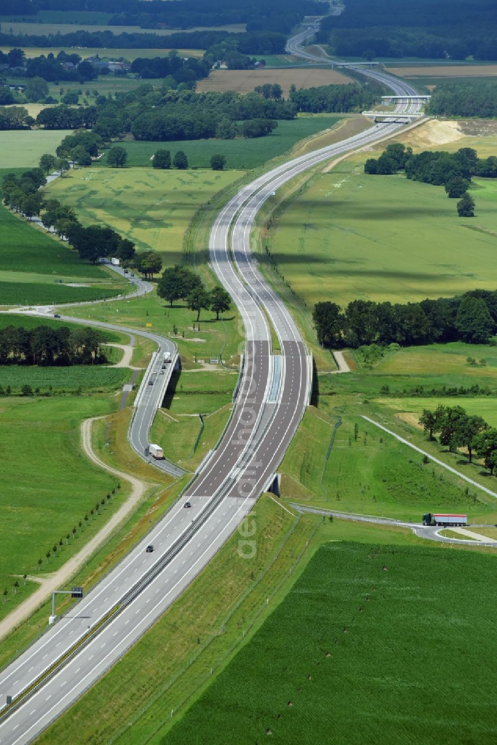 Karstädt from above - Highway - motorway bridge of the A 14 in Order of DEGES Deutsche Einheit Fernstrassenplanungs- and -Bau GmbH by Johann Bunte Bauunternehmung GmbH & Co. KG in the district Garlin in Karstaedt in the state Brandenburg, Germany