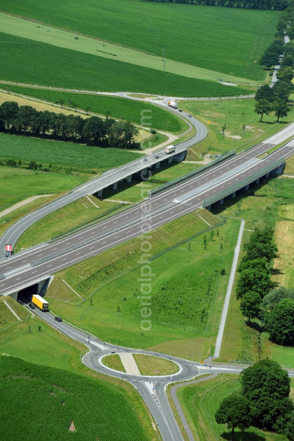 Karstädt from above - Highway - motorway bridge of the A 14 in Order of DEGES Deutsche Einheit Fernstrassenplanungs- and -Bau GmbH by Johann Bunte Bauunternehmung GmbH & Co. KG in the district Garlin in Karstaedt in the state Brandenburg, Germany