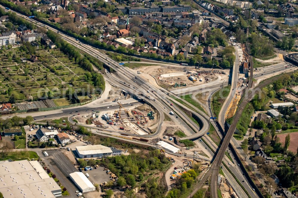 Herne from the bird's eye view: Motorway junction Herne with construction site for the new routing in the course of the motorway tunnel construction at the junction Herne of the BAB 42 - 43 Tunnel Baukau in Herne in the federal state North Rhine-Westphalia, Germany.