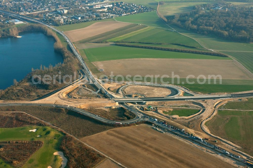 Duisburg from the bird's eye view: View of the new construction of the interchange Duisburg-South in Duisburg in the state North Rhine-Westphalia