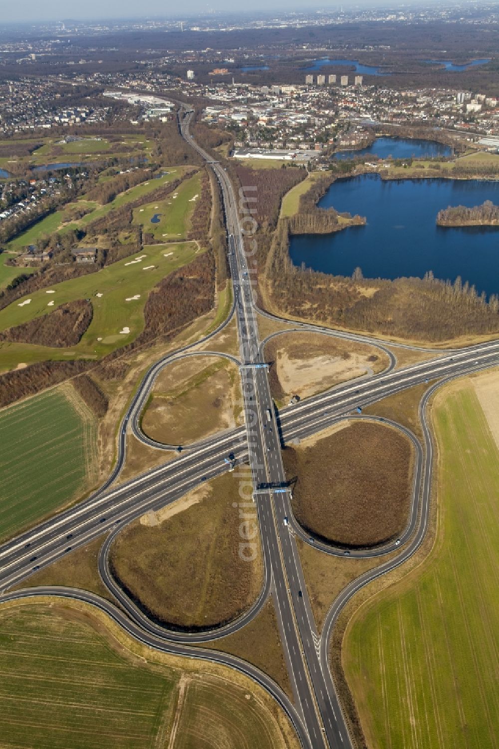 Aerial photograph Duisburg - View of the new construction of the interchange Duisburg-South in Duisburg in the state North Rhine-Westphalia