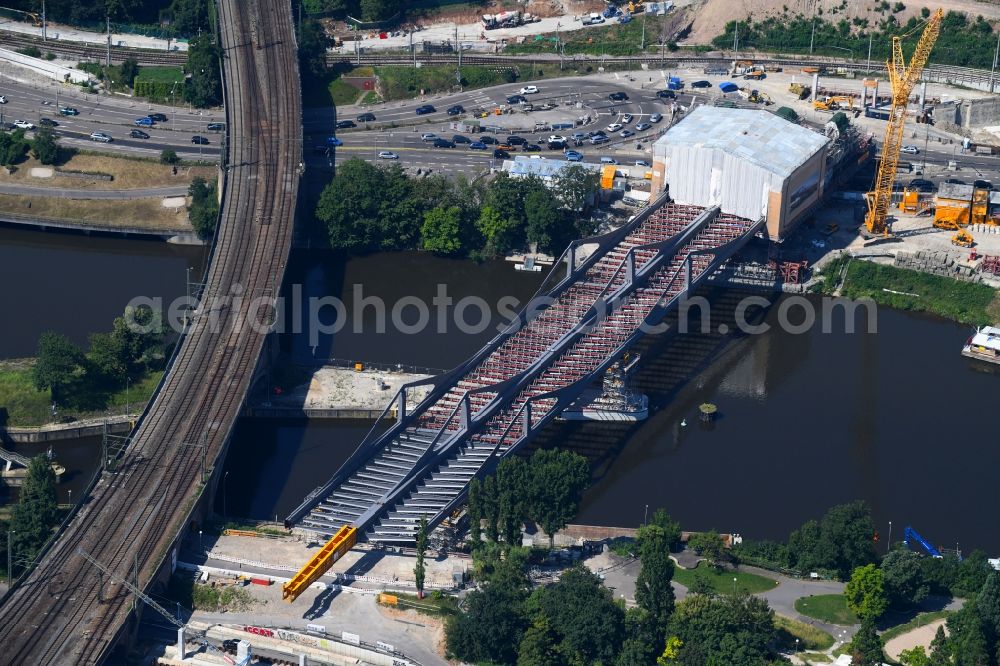 Stuttgart from the bird's eye view: New construction of the railway bridge ueber den Neckar in the district Bad Cannstatt in Stuttgart in the state Baden-Wurttemberg, Germany