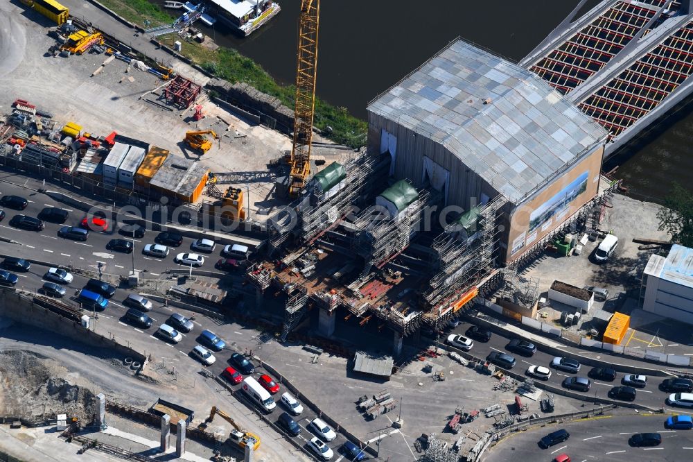 Stuttgart from the bird's eye view: New construction of the railway bridge ueber den Neckar in the district Bad Cannstatt in Stuttgart in the state Baden-Wurttemberg, Germany