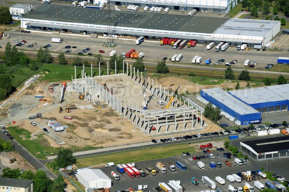 Aerial image Hoppegarten - New building construction site in the industrial park Industriestrasse - Alter Feldweg of Firma coolback GmbH in the district Dahlwitz-Hoppegarten in Hoppegarten in the state Brandenburg, Germany