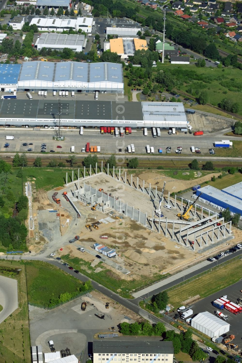 Aerial image Hoppegarten - New building construction site in the industrial park Industriestrasse - Alter Feldweg of Firma coolback GmbH in the district Dahlwitz-Hoppegarten in Hoppegarten in the state Brandenburg, Germany