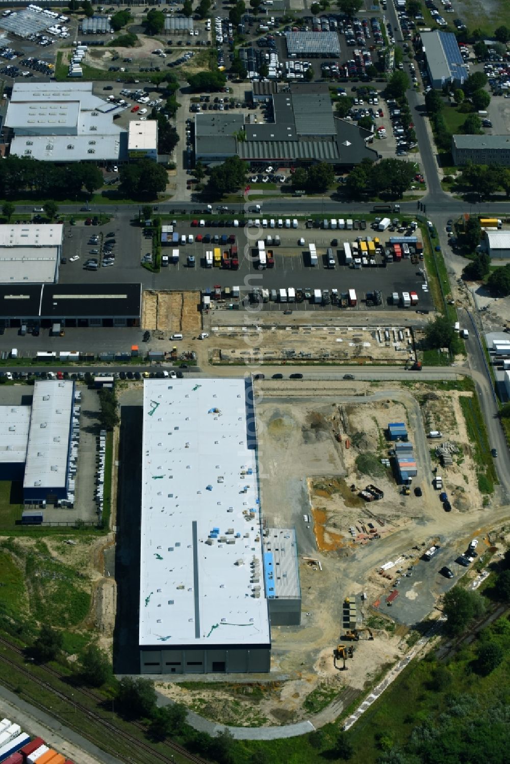 Aerial image Hoppegarten - New building construction site in the industrial park Industriestrasse - Alter Feldweg of Firma coolback GmbH in the district Dahlwitz-Hoppegarten in Hoppegarten in the state Brandenburg, Germany