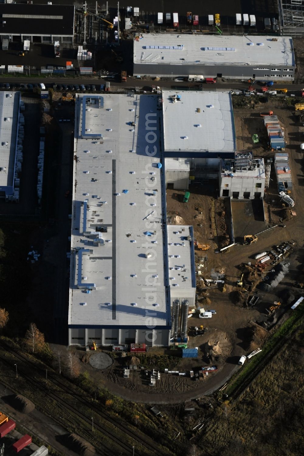 Aerial photograph Hoppegarten - New building construction site in the industrial park Industriestrasse - Alter Feldweg of Firma coolback GmbH in the district Dahlwitz-Hoppegarten in Hoppegarten in the state Brandenburg, Germany