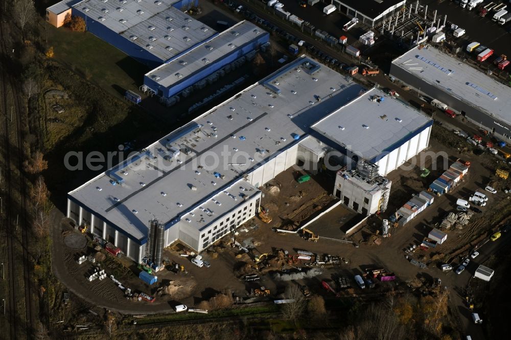 Hoppegarten from the bird's eye view: New building construction site in the industrial park Industriestrasse - Alter Feldweg of Firma coolback GmbH in the district Dahlwitz-Hoppegarten in Hoppegarten in the state Brandenburg, Germany