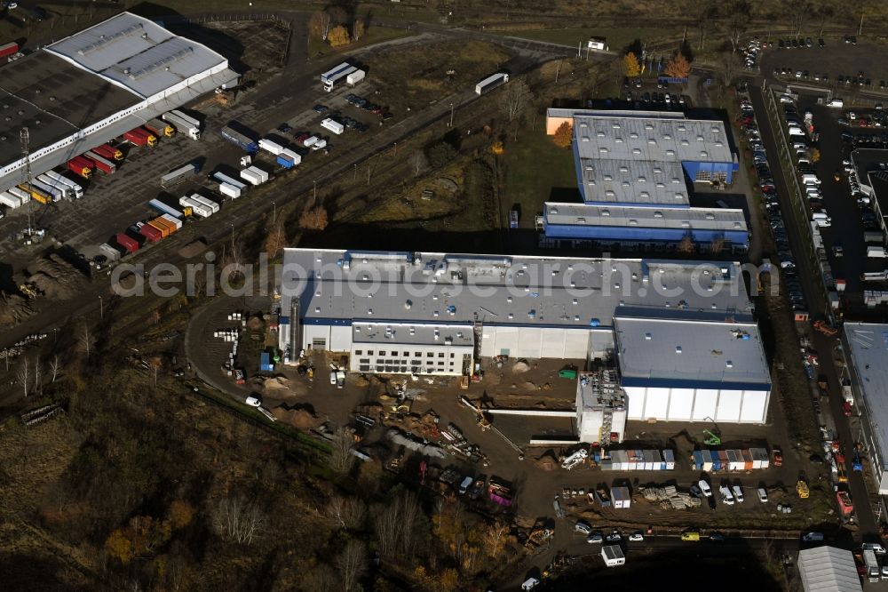 Aerial image Hoppegarten - New building construction site in the industrial park Industriestrasse - Alter Feldweg of Firma coolback GmbH in the district Dahlwitz-Hoppegarten in Hoppegarten in the state Brandenburg, Germany