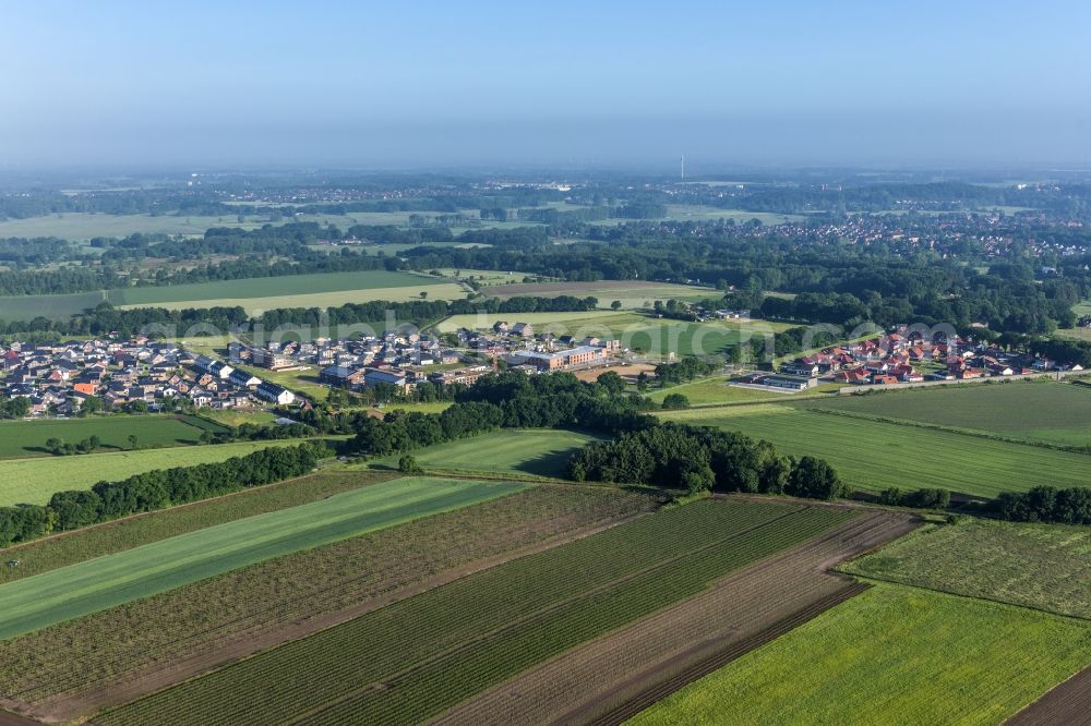 Aerial photograph Stade - New construction site Heidesiedlung Riensfoerde in Stade in the state of Lower Saxony, Germany