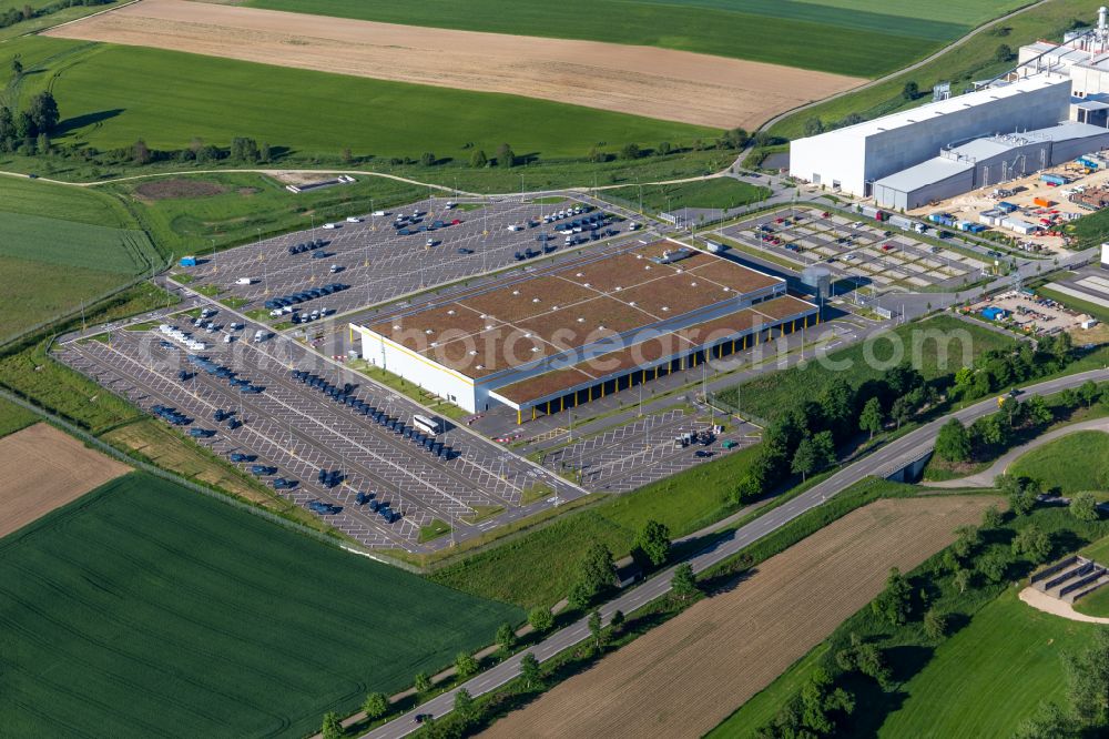 Meßkirch from the bird's eye view: New building construction site in the industrial park Industriepark Noerdlicher Bodensee with Amazon DBW8 and SCHAKO KG in Messkirch in the state Baden-Wuerttemberg, Germany