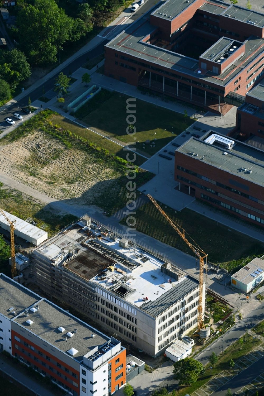 Aerial image Rostock - Campus university area with new construction site Instituts fuer Chemie on Albert-Einstein-Strasse in Rostock in the state Mecklenburg - Western Pomerania, Germany