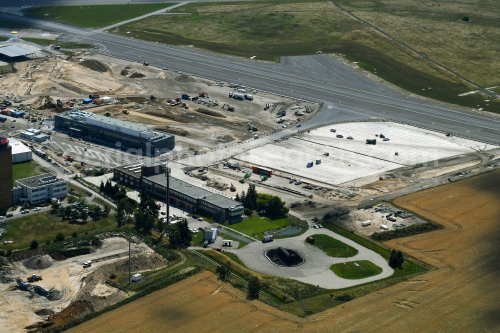 Schönefeld from the bird's eye view: Expansion and construction site on the grounds of the airport Regierungsflughafen - Empfangsgebaeude in Protokollbereich on Flughafen BER in Schoenefeld in the state Brandenburg, Germany