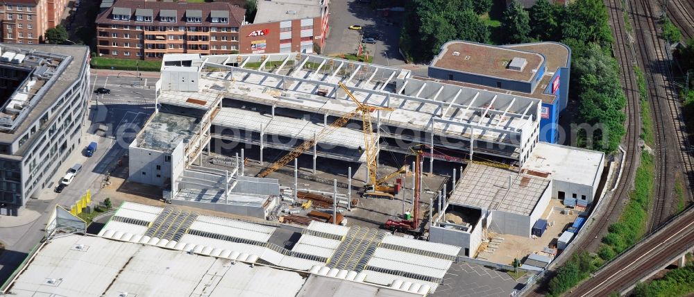 Hamburg from the bird's eye view: The new construction site of a self-storage warehouse on Stresemannstrasse in Hamburg. The Self Storage Your Storage LV GmbH expands its self-storage depot here in Hamburg