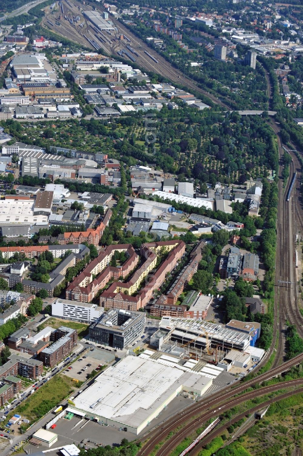 Aerial image Hamburg - The new construction site of a self-storage warehouse on Stresemannstrasse in Hamburg. The Self Storage Your Storage LV GmbH expands its self-storage depot here in Hamburg