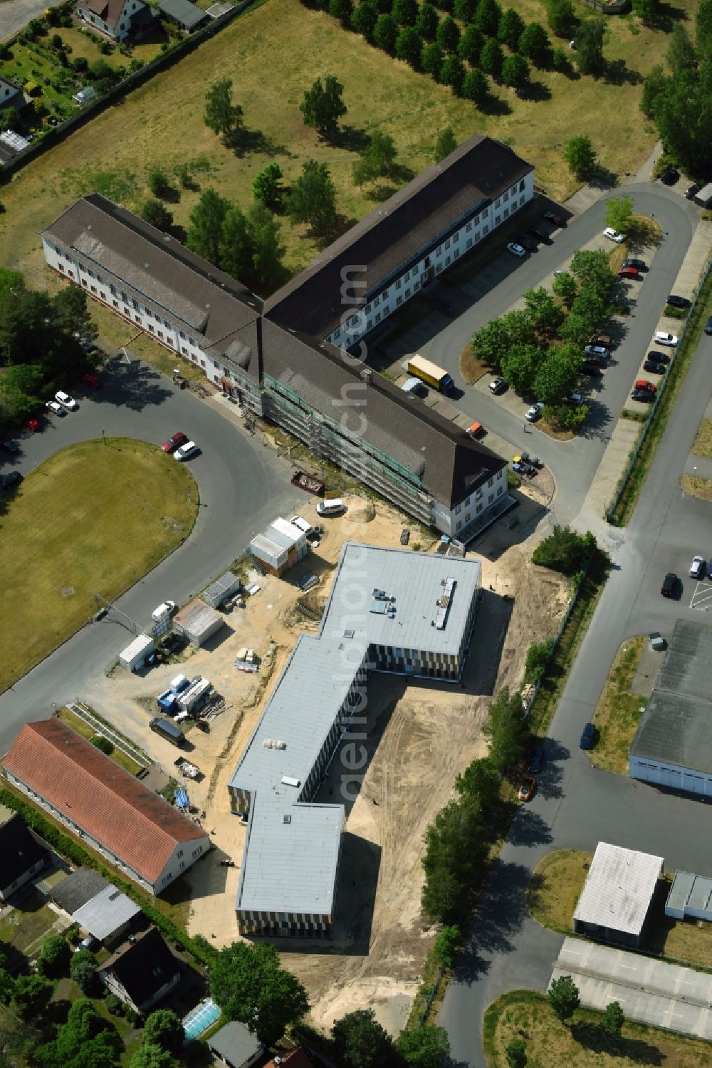 Aerial image Oranienburg - New construction site Administrative buildings of the state authority Erweiterungsbau Finanzont on Heinrich-Grueber-Platz in Oranienburg in the state Brandenburg, Germany