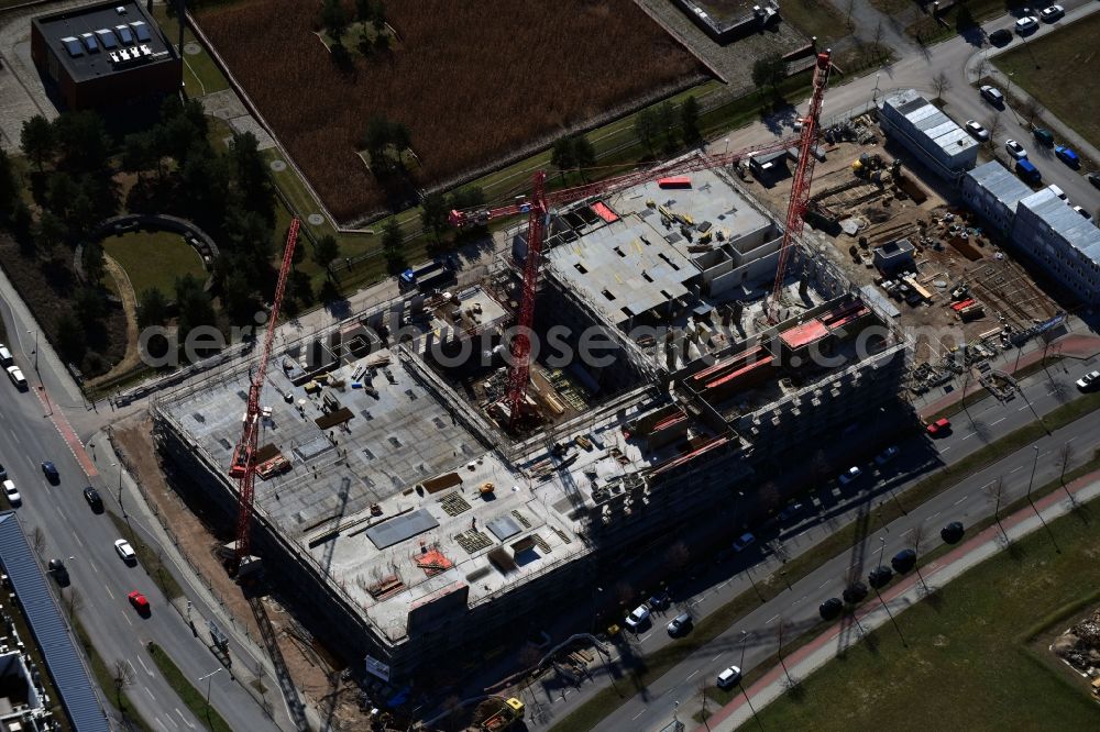 Aerial photograph Berlin - New construction site Administrative buildings of the state authority Landeslabor Berlin-Brandenburg (LLBB) nach Entwuerfen der kister scheithauer gross architekten und stadtplaner GmbH on Rudower Chaussee corner Wegedornstrasse in the district Adlershof in Berlin