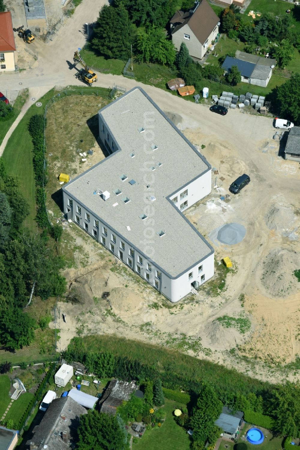 Fredersdorf-Vogelsdorf from above - New construction site Administrative buildings of the state authority Verwaltungsgebaeudes of Gemeinde Freofsdorf-Vogelsdorf Am Rathaus in the district Fredersdorf in Fredersdorf-Vogelsdorf in the state Brandenburg, Germany