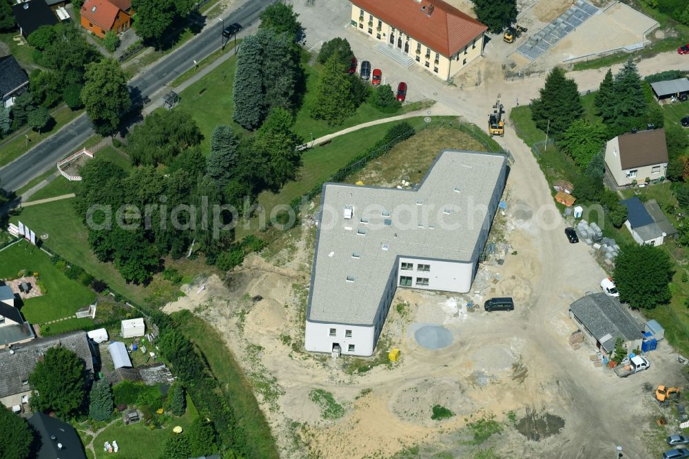 Aerial photograph Fredersdorf-Vogelsdorf - New construction site Administrative buildings of the state authority Verwaltungsgebaeudes of Gemeinde Freofsdorf-Vogelsdorf Am Rathaus in the district Fredersdorf in Fredersdorf-Vogelsdorf in the state Brandenburg, Germany