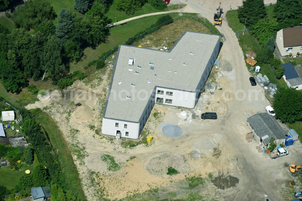 Fredersdorf-Vogelsdorf from above - New construction site Administrative buildings of the state authority Verwaltungsgebaeudes of Gemeinde Freofsdorf-Vogelsdorf Am Rathaus in the district Fredersdorf in Fredersdorf-Vogelsdorf in the state Brandenburg, Germany