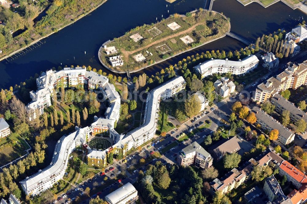 Aerial image Berlin - Construction site of residential area of the multi-family house settlement auf of Tegeler Insel on Tegeler Hafen in Front of the island Humboldt-Insel in the district Reinickendorf in Berlin, Germany