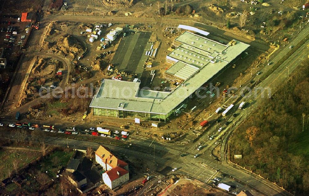 Berlin - Marzahn - Biesdorf from the bird's eye view: Neubau eines BMW - Autohauses an der B1 in Biesdorf