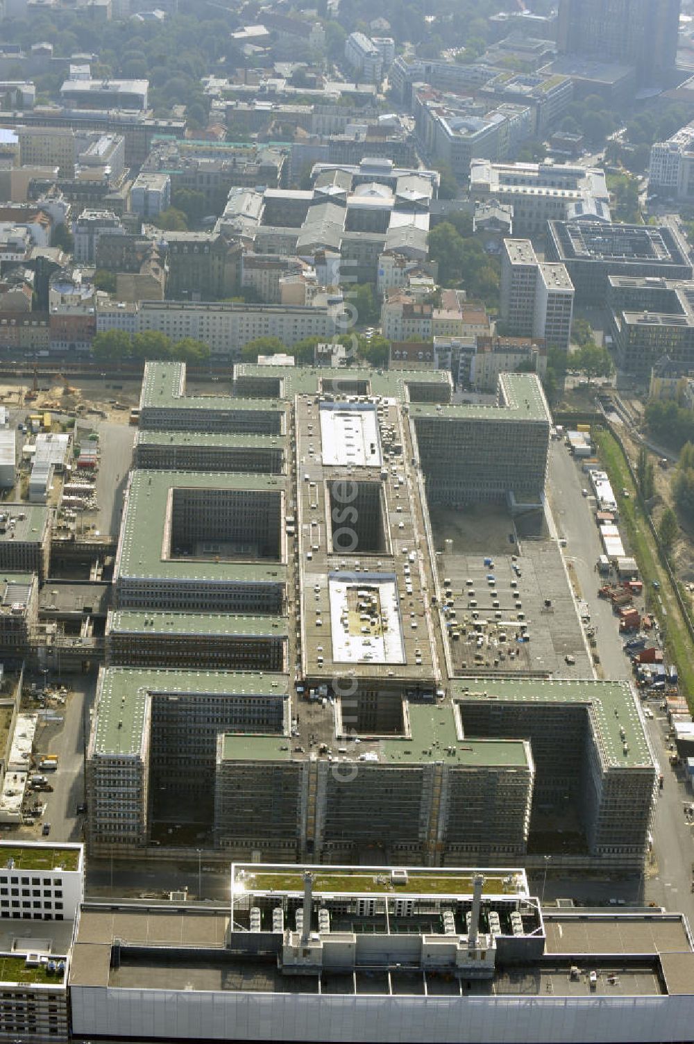 Aerial photograph Berlin Mitte - Construction site of the new build Federal Intelligence Service BND at the street Chausseestrasse in Berlin