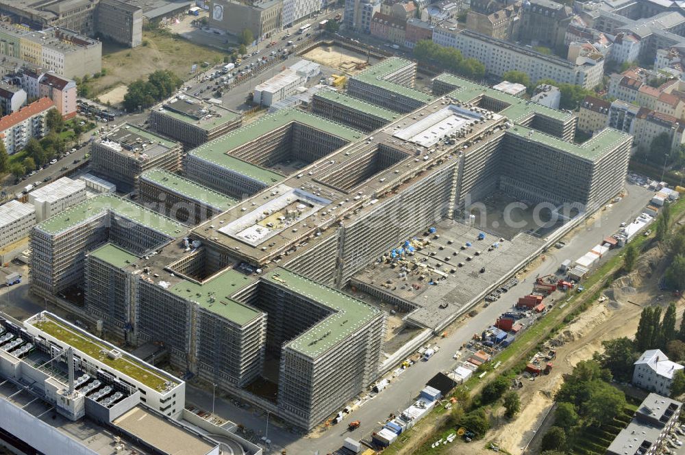 Berlin Mitte from the bird's eye view: Construction site of the new build Federal Intelligence Service BND at the street Chausseestrasse in Berlin