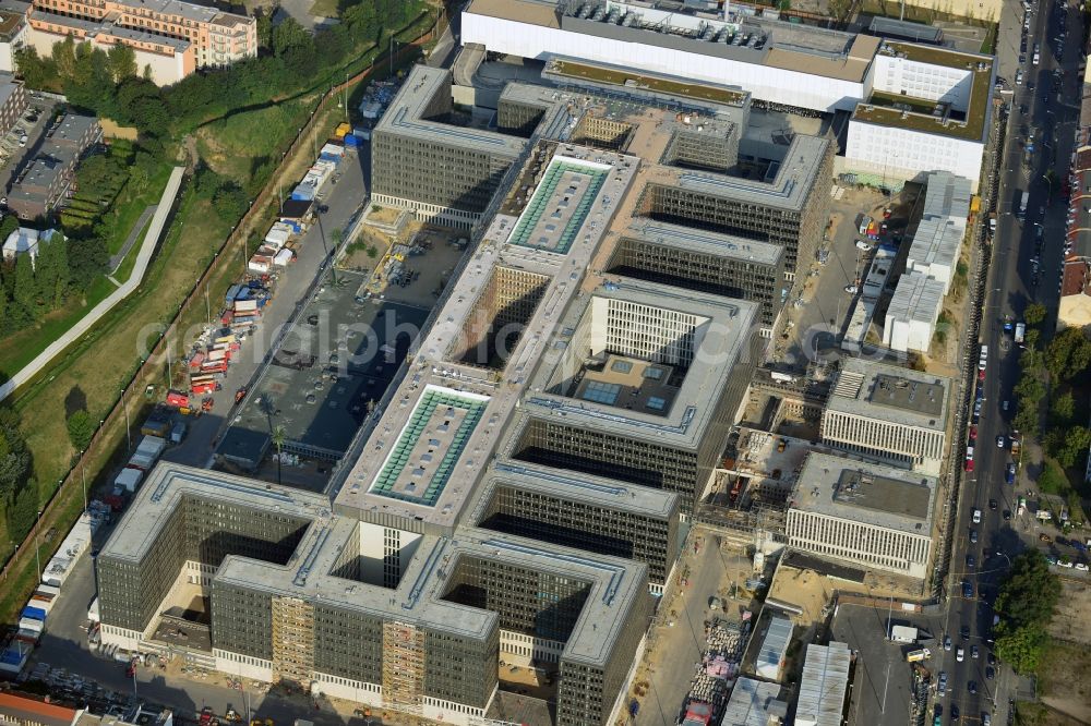 Berlin from the bird's eye view: View of the construction site to the new BND headquarters at Chausseestrass in the district Mitte. The Federal Intelligence Service (BND) builds on a 10 acre site for about 4,000 employees. It is built according to plans by the Berlin architects offices Kleihues Kleihues