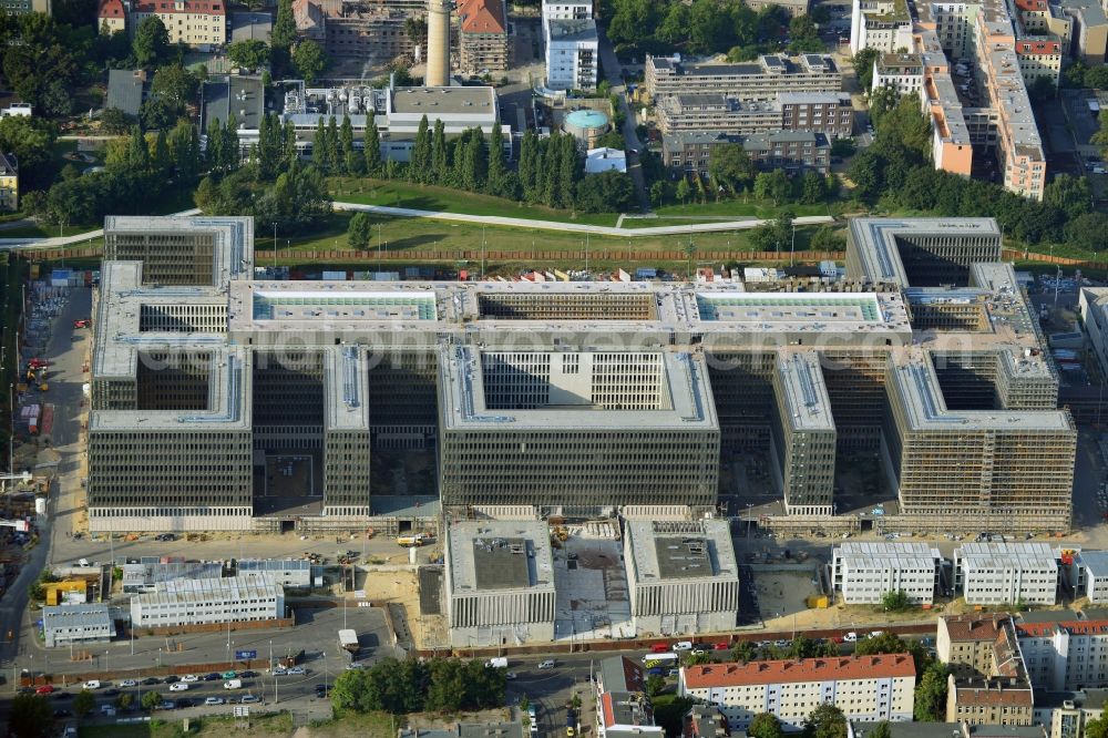 Aerial image Berlin - View of the construction site to the new BND headquarters at Chausseestrass in the district Mitte. The Federal Intelligence Service (BND) builds on a 10 acre site for about 4,000 employees. It is built according to plans by the Berlin architects offices Kleihues Kleihues