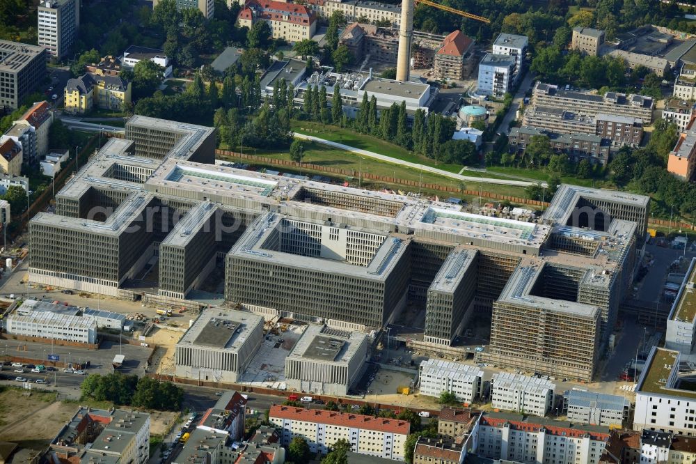 Aerial photograph Berlin - View of the construction site to the new BND headquarters at Chausseestrass in the district Mitte. The Federal Intelligence Service (BND) builds on a 10 acre site for about 4,000 employees. It is built according to plans by the Berlin architects offices Kleihues Kleihues