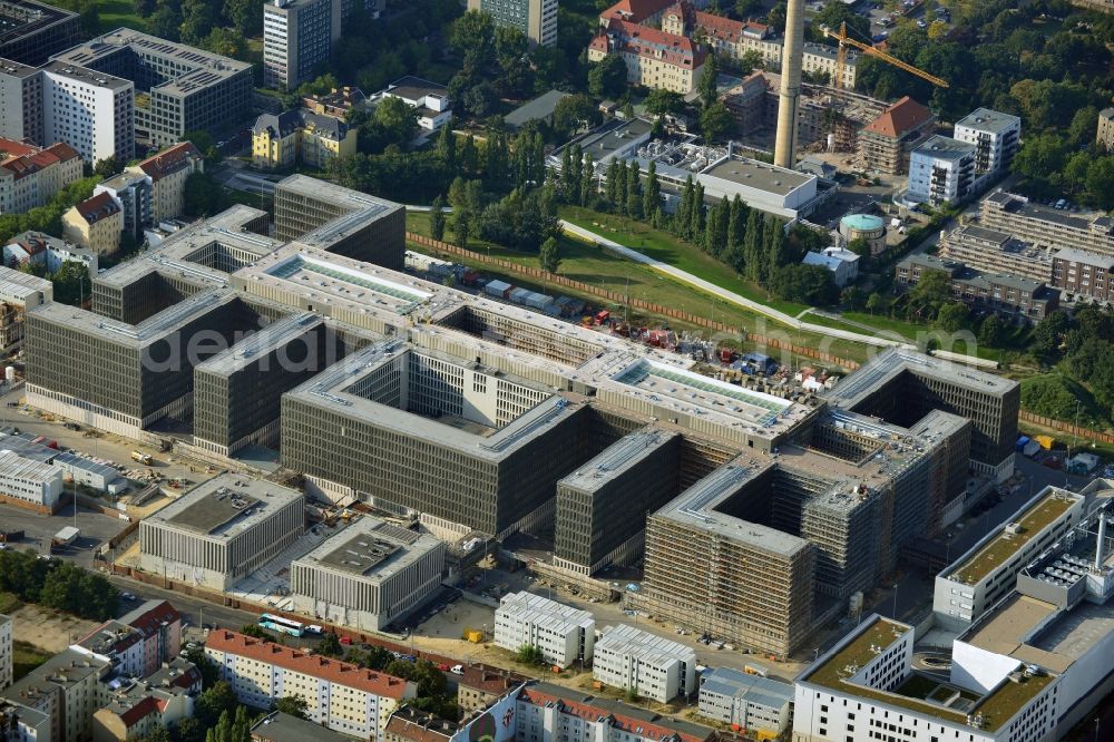 Berlin from the bird's eye view: View of the construction site to the new BND headquarters at Chausseestrass in the district Mitte. The Federal Intelligence Service (BND) builds on a 10 acre site for about 4,000 employees. It is built according to plans by the Berlin architects offices Kleihues Kleihues