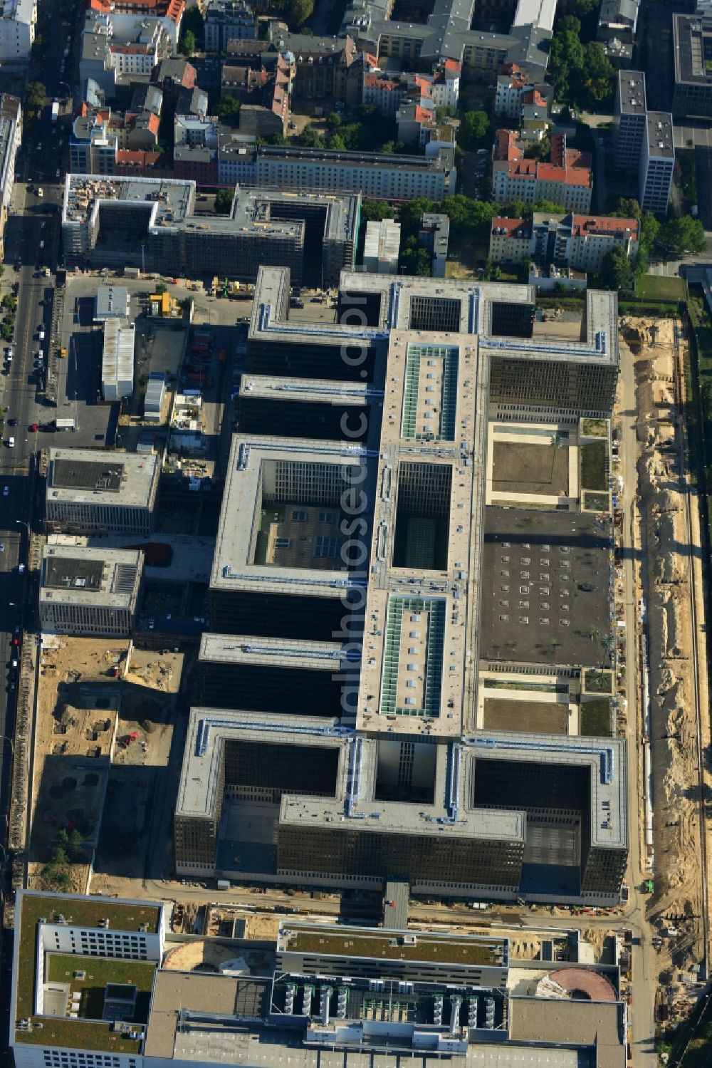 Aerial photograph Berlin - View of the construction site to the new BND headquarters at Chausseestrass in the district Mitte. The Federal Intelligence Service (BND) builds on a 10 acre site for about 4,000 employees. It is built according to plans by the Berlin architects offices Kleihues + Kleihues