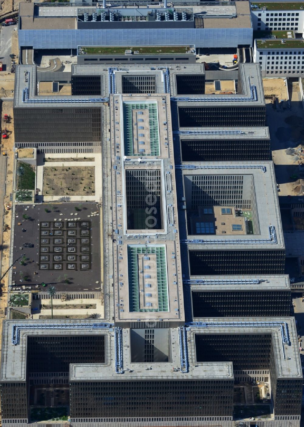 Berlin from the bird's eye view: View of the construction site to the new BND headquarters at Chausseestrass in the district Mitte. The Federal Intelligence Service (BND) builds on a 10 acre site for about 4,000 employees. It is built according to plans by the Berlin architects offices Kleihues + Kleihues